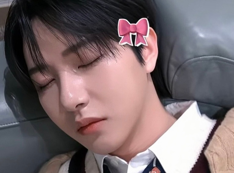 黄仁俊   🎀sleeping beauty ​​​