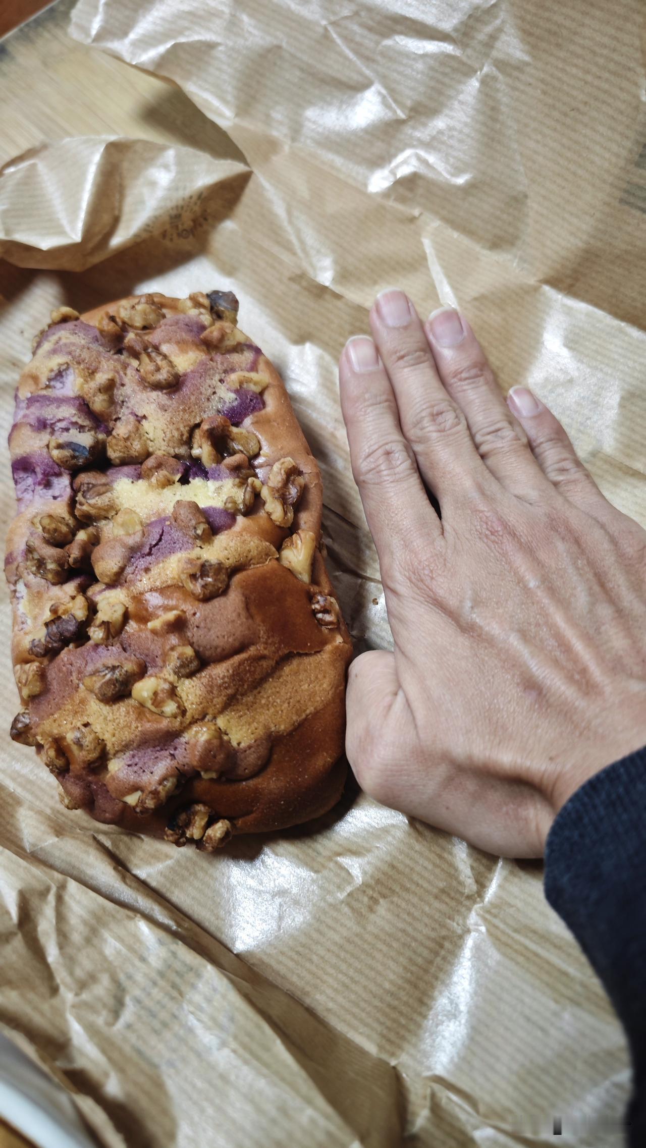 南沙法大吉，趁着开业5.9折撸了一波，三件才有5.9折，折后30几，算便宜了。