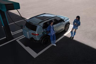 方程豹钛3闪充版于3月13日正式上市，推出620KM后驱与565KM四驱两个版本