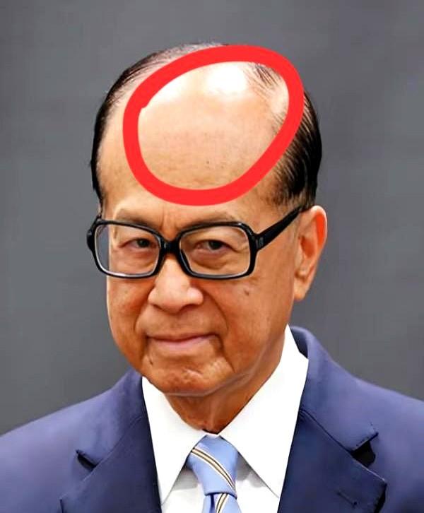 李嘉诚会面临他建立的商业帝国会崩溃～他自己会吐血而亡，因为他是一个自作聪明的人，