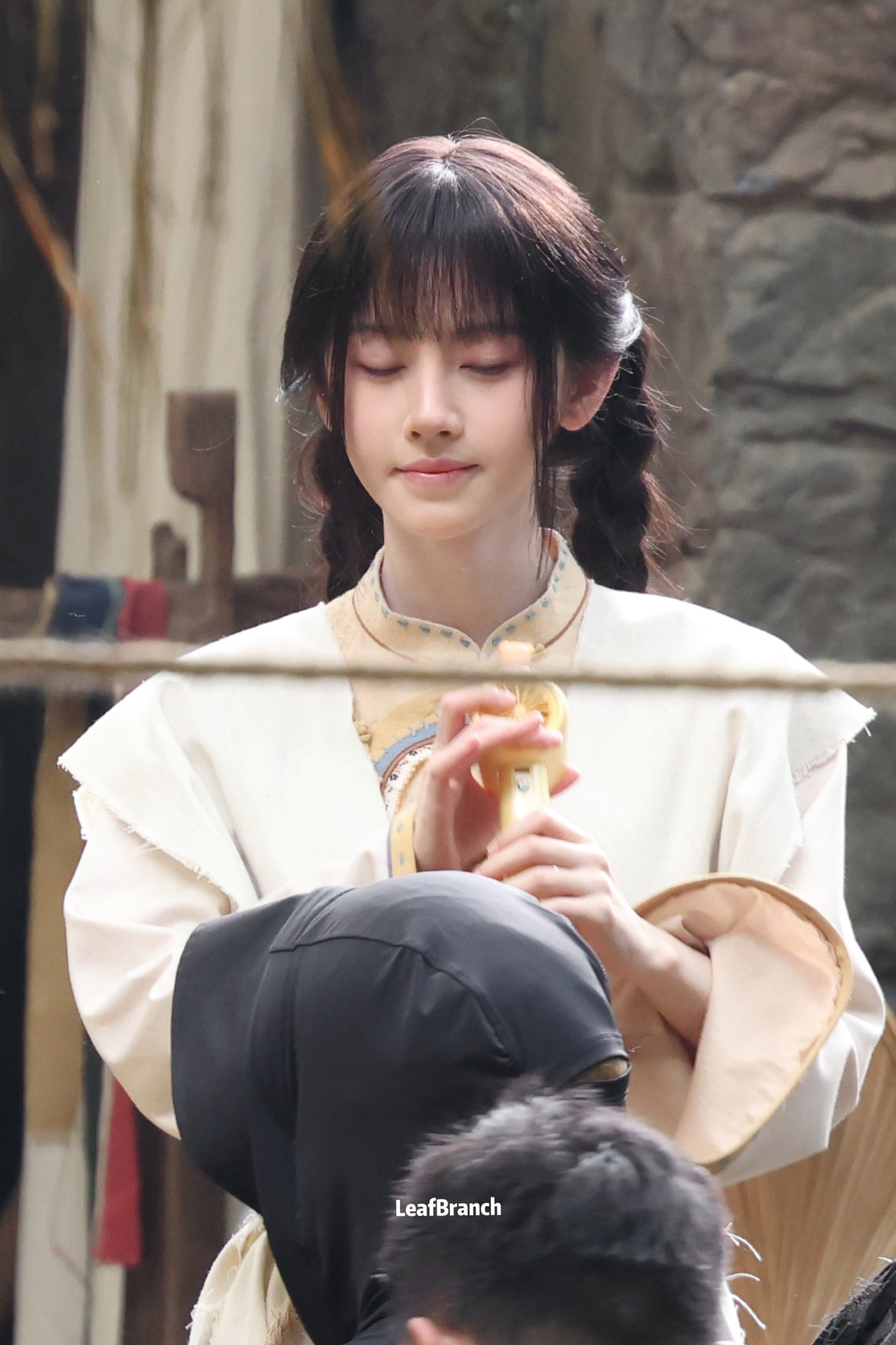 jjy鞠婧祎万花世界 jjy鞠婧祎苏绿夏 “玫瑰之所以是玫瑰，是风与光的眷顾，更