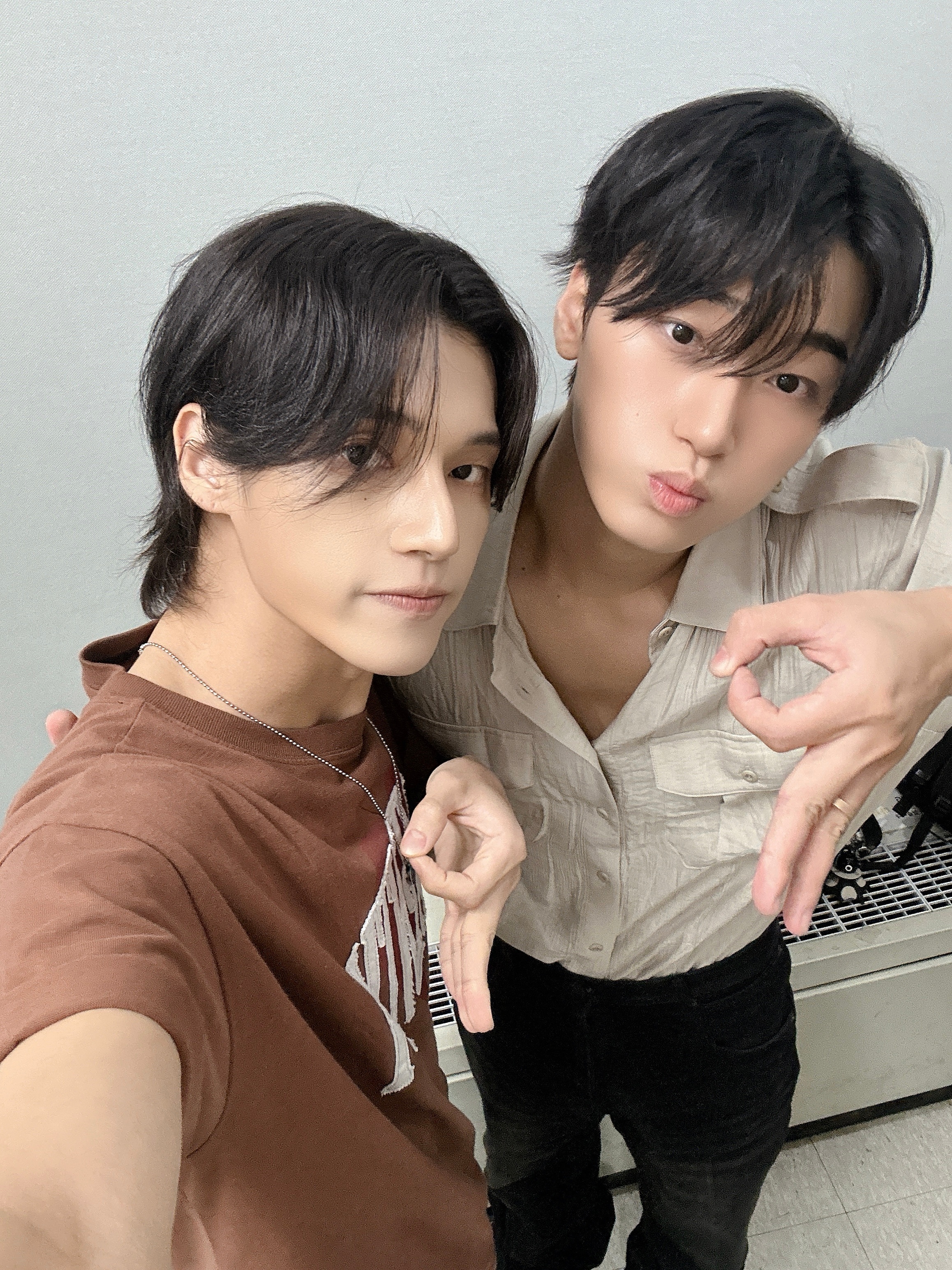 260826 官推更新[📷] 9次终  幕后照片严格保密的9次终烦恼咨询室 ✎