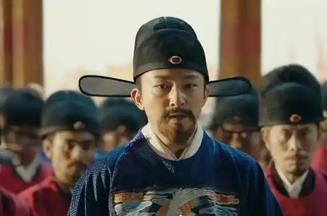 于谦遇害二十一年后，明宪宗朱见深召见曾参与北京保卫战的老臣周能，问起一桩心中的疑