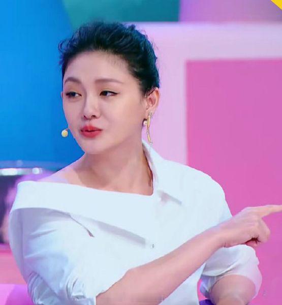 #汪小菲晒结婚证#大家可以脑补一下 大S看到汪小菲领证后第一句话是______！