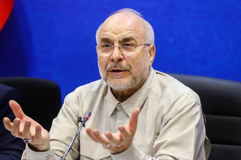 伊朗政府发言人法蒂玛·穆哈杰拉尼周二表示，任何与霍尔木兹海峡有关的计划都应该由军