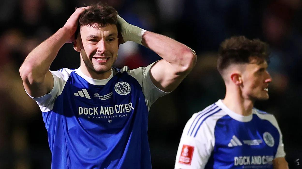 麦克尔斯菲尔德0比1布伦特福德 足总杯大黑马麦克尔斯菲尔德倒下了，他们在主场依然