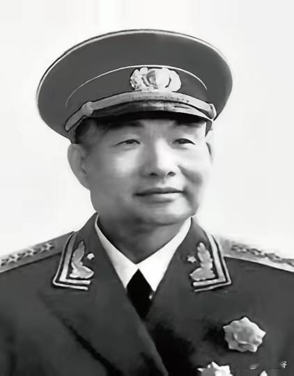 他是开国大将，资历深厚，1969年他被考虑选入政治局，但是总名额21人，军方地方