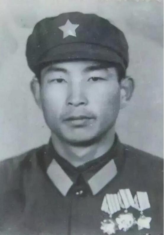 “投降吧，中国娃子！”1980年，南疆前线，战士许明习刚炸毁一处暗堡，就被数倍于