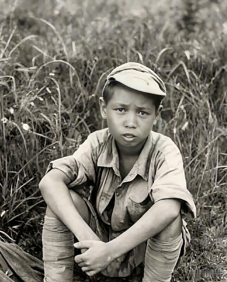 [微风]1943年，一名小兵炸日军炮楼，却把炸药包放错了位置，引爆之后，日军的炮