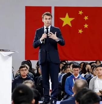 马克龙这次访华。
不仅是为了合作！
还希望中国对俄施压！

中方在联合声明里。