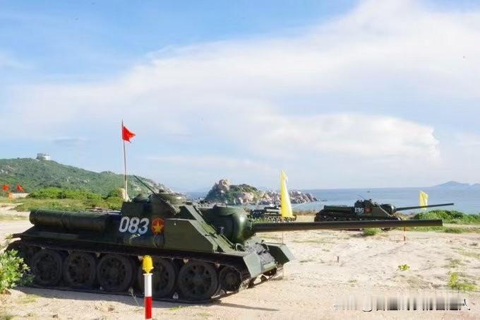 100毫米主炮、32发炮弹、正面75毫米装甲——SU-100的参数放在1944年