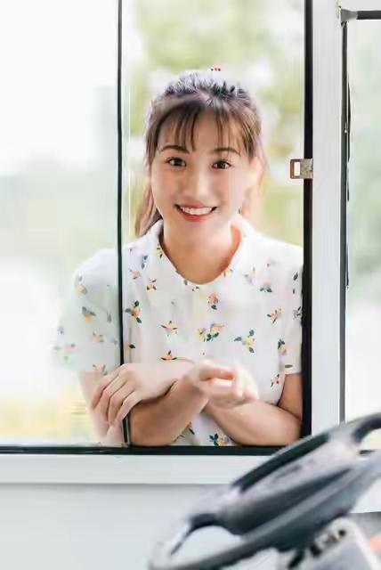 两性关系，女人愿不愿意跟你越界，这三个玩笑一试便知，你信不信
关于用“玩笑”来试