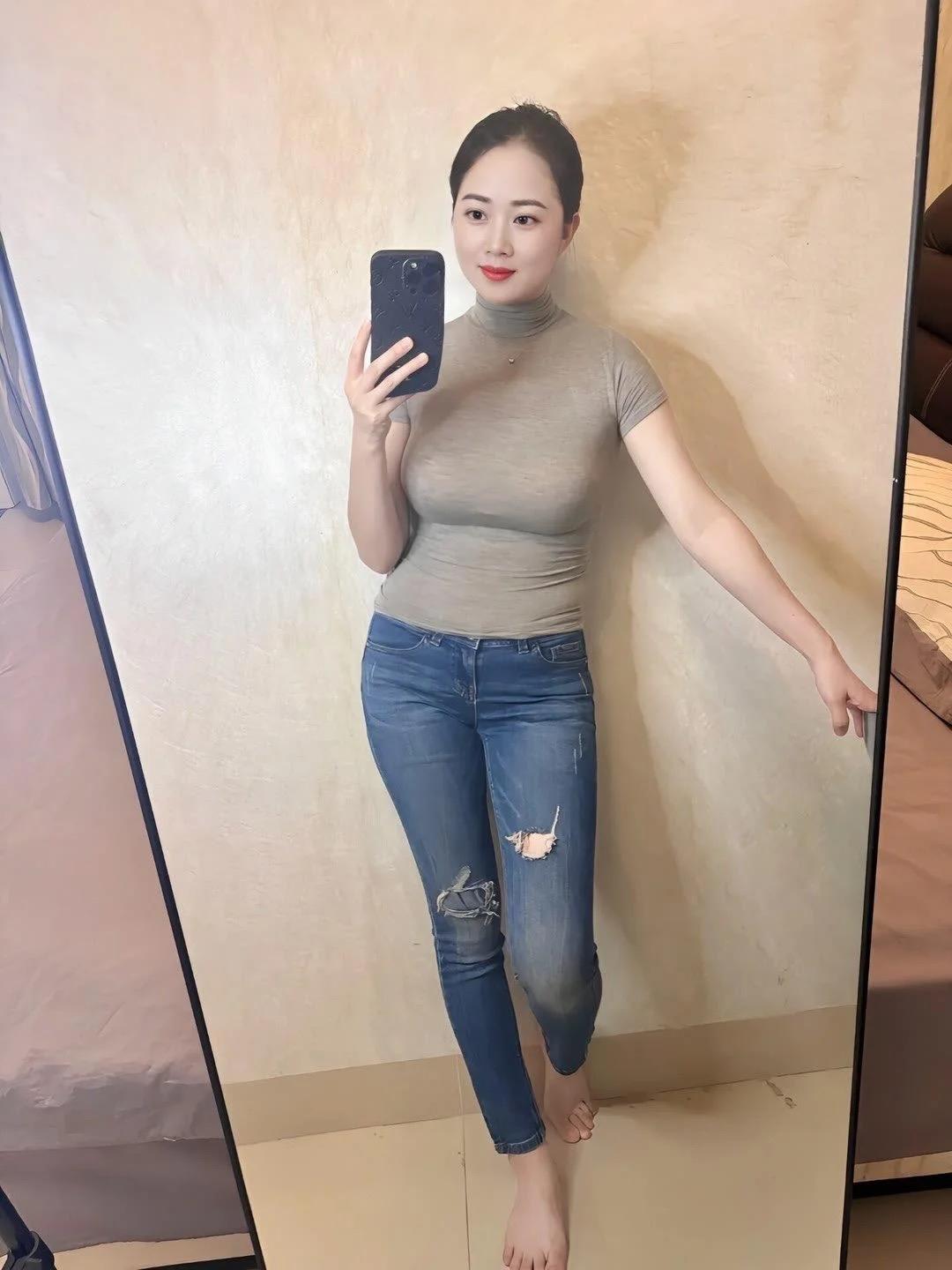 38岁的少妇，往往散发着独特的味道。
在生活中，也有不少像上海网红38岁少妇这样