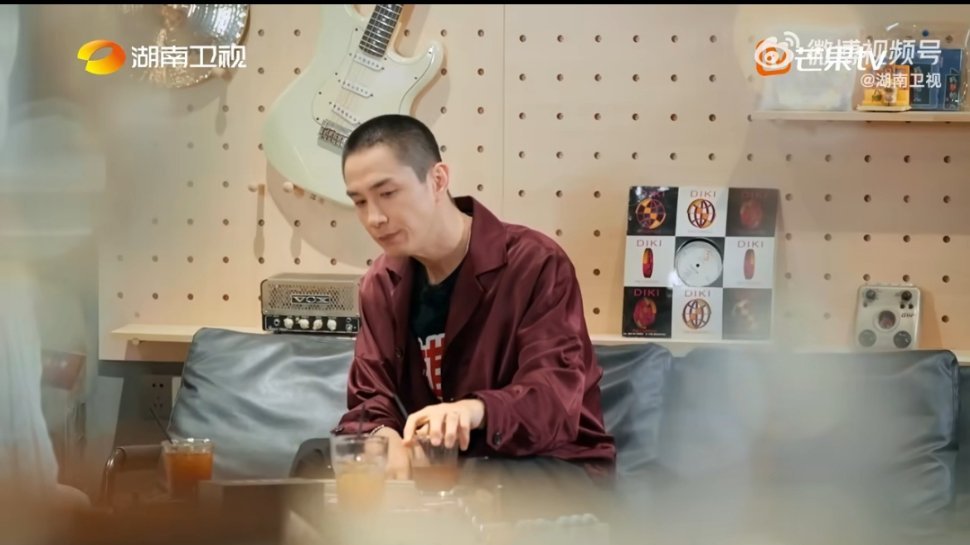 李承铉低谷期全靠戚薇认可被李承铉的表白狠狠戳到！他说戚薇点亮了自己，没有戚薇的鼓