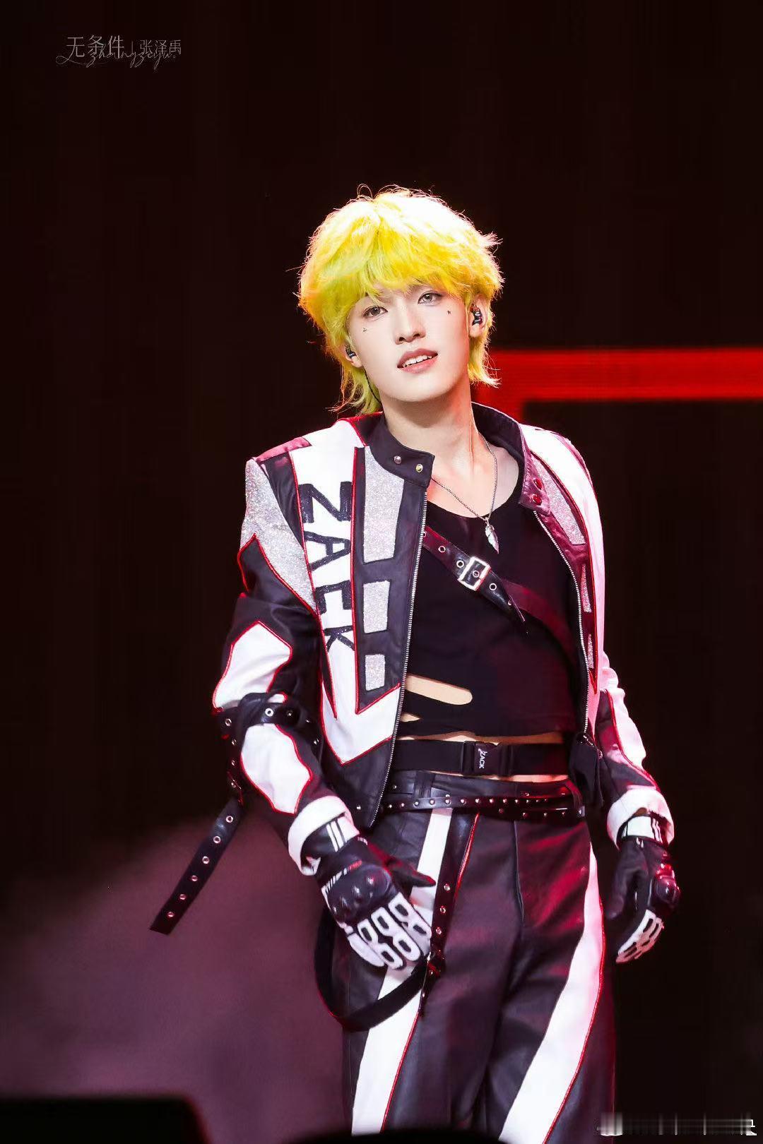 张泽禹误入音综现场 随手录制的片段都这么高质量，张泽禹真的天生就属于舞台太让人佩