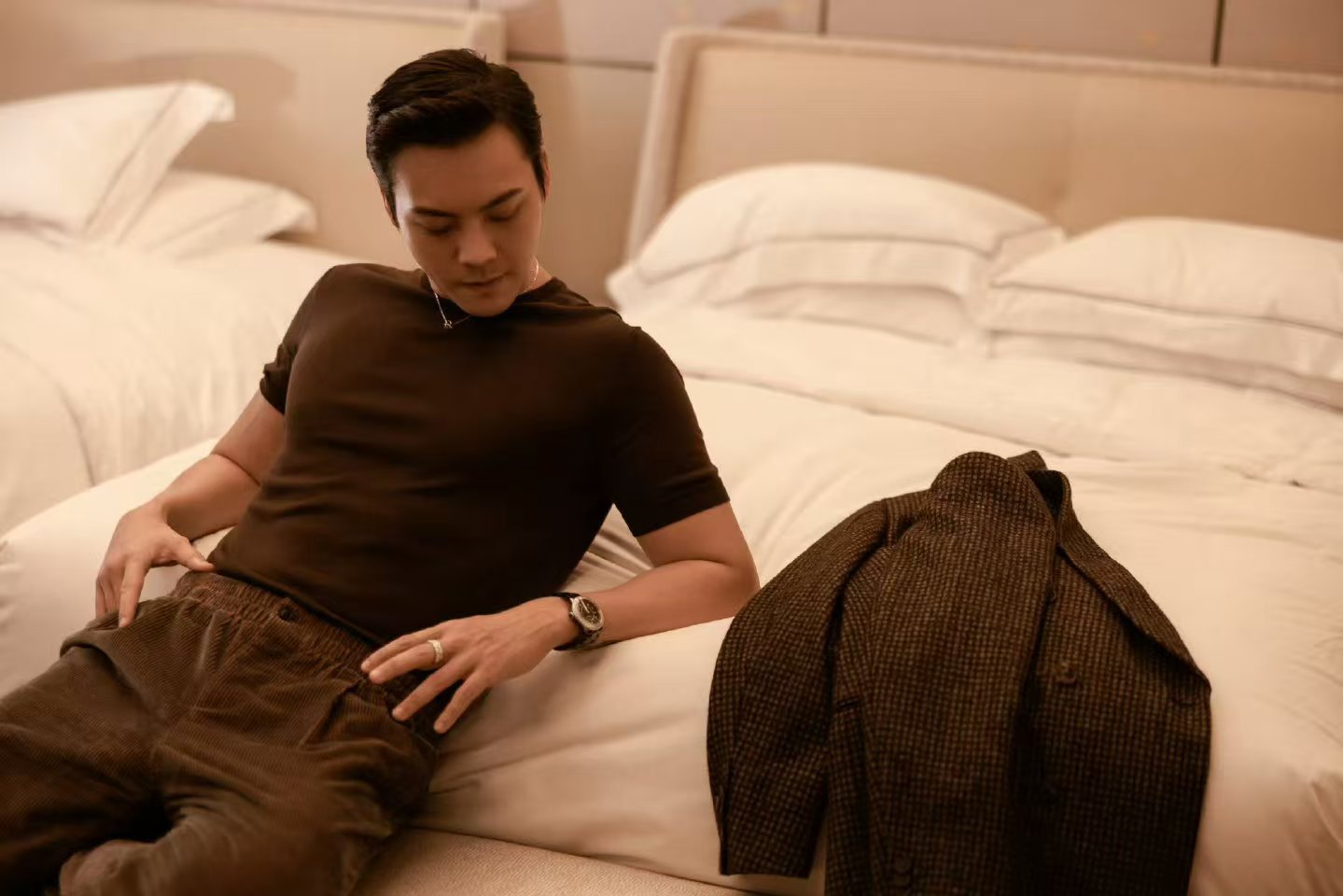 红豆生南国 陈伟霆是男模不二，红豆生南国，陈伟霆是男模，此男完全现役法拉利来的