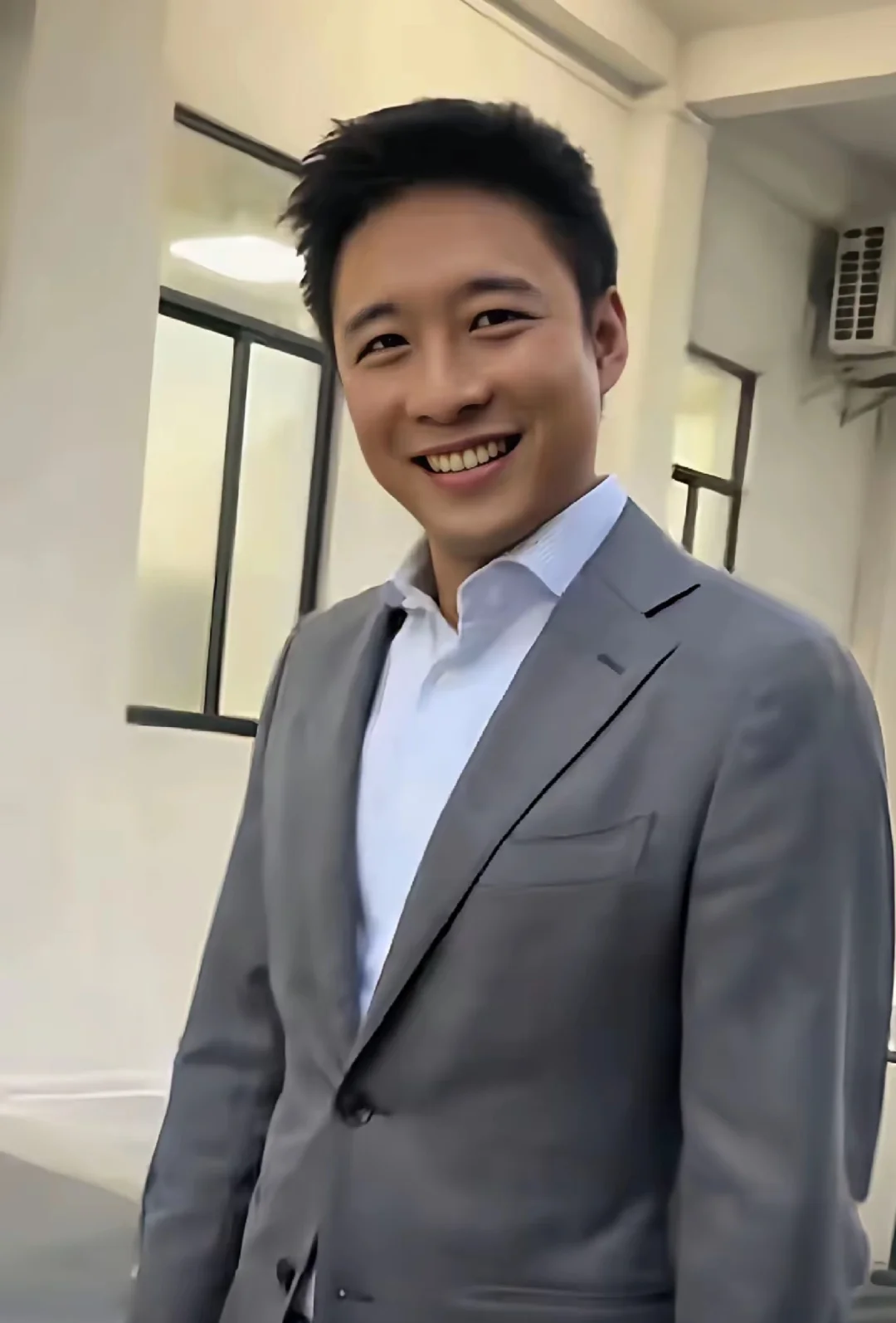 霍启山不要太着急了，老婆要像大嫂郭晶晶 一样的女人不好找，可遇不可求。...
