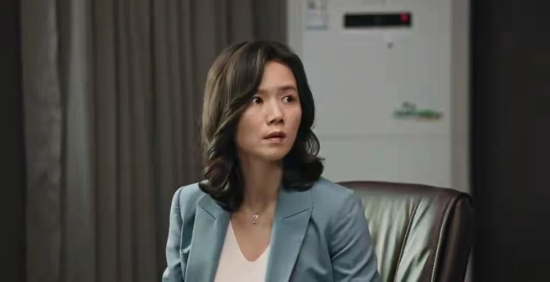 《利剑·玫瑰》大结局了，第32集有一处让人不能理解。     叶修明醒了和方子琳