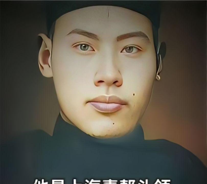 季幕布是上海青帮的头领，在1937年的淞沪会战中，他亲率100多名堂口弟子，与日