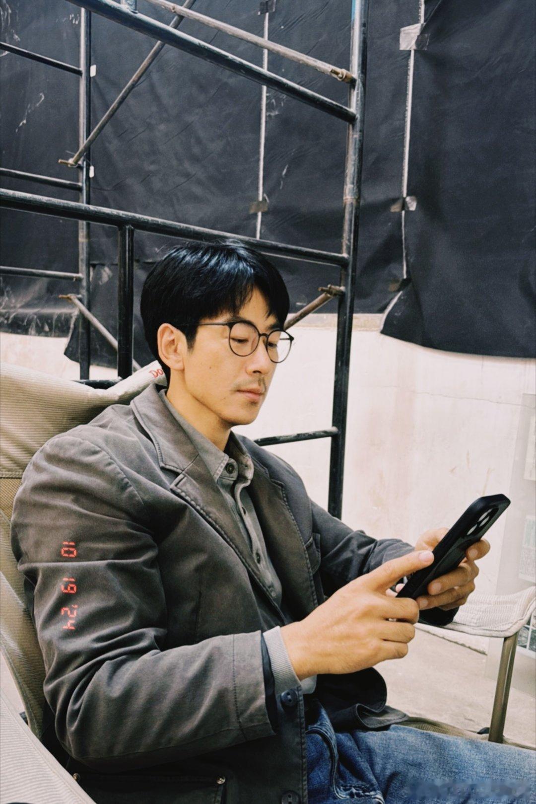 我好想这个金毛好想这个黑毛小短发，这个男的啥时候能变回短发