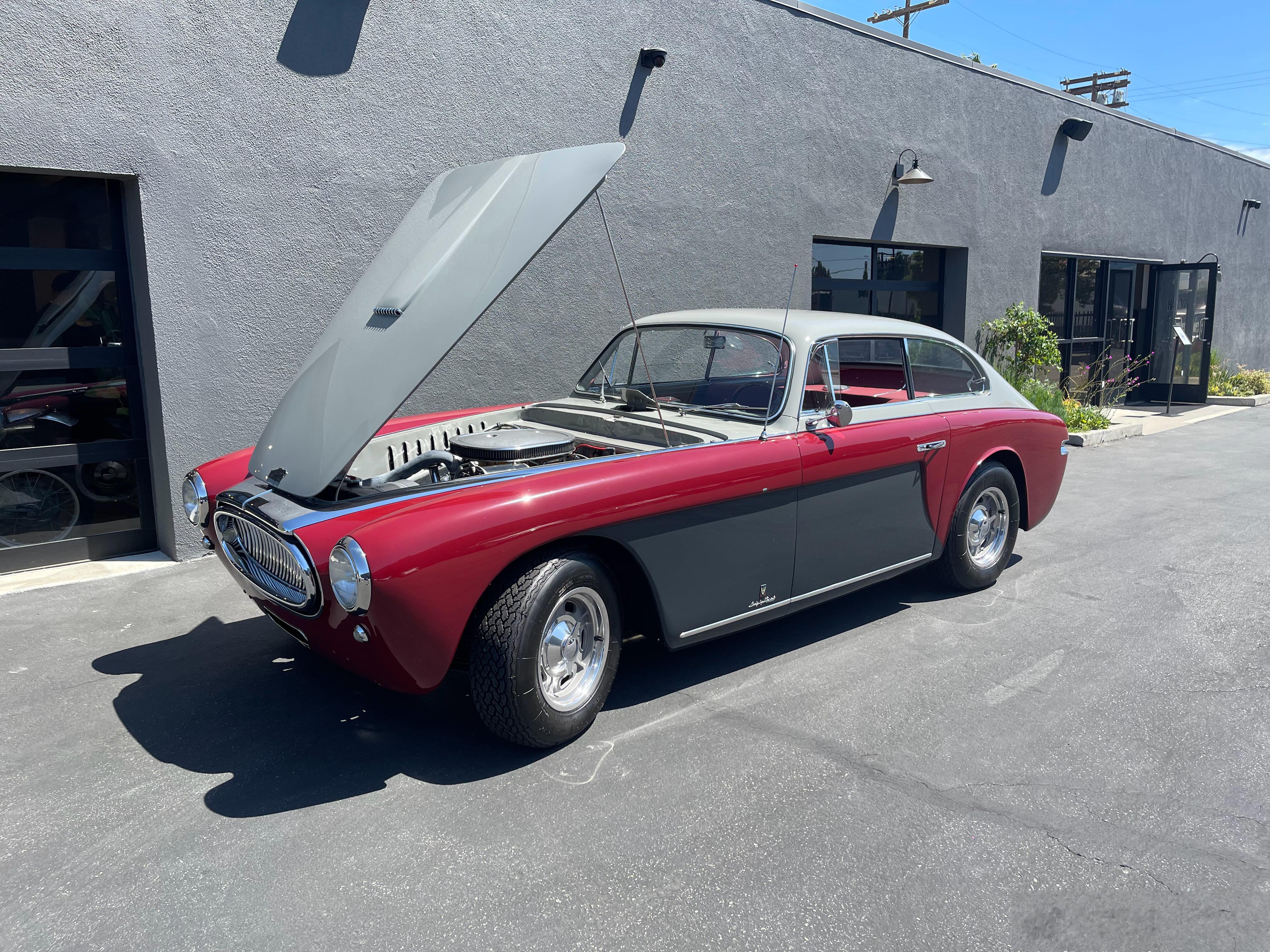 #shen车视界# 昨天在会场内遇到了Jay Leno，在会场外遇到了一辆品相完