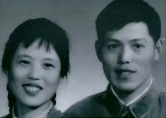 1960年，主席警卫沈同偷偷交了女朋友，没告诉主席，主席得知后，叫来沈同：“你今