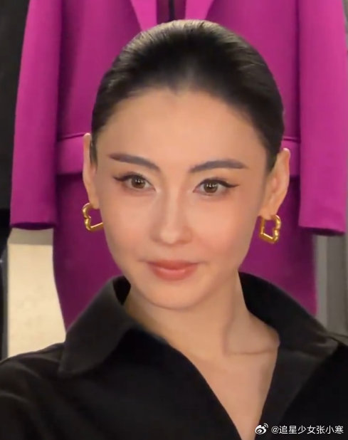 张柏芝生图骨相真的被张柏芝的生图骨相给惊艳到了，精致又抗打，这种原相机直出的状态