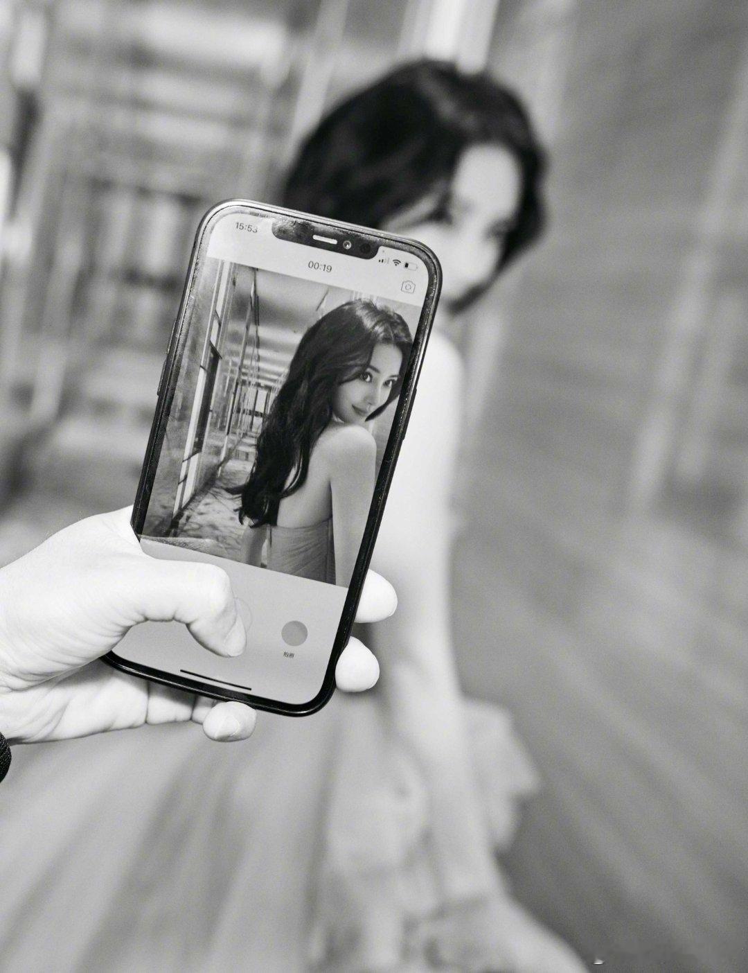 angelababy angelababy 风抚摸不朽的日落，天拉响蓝色的序曲，