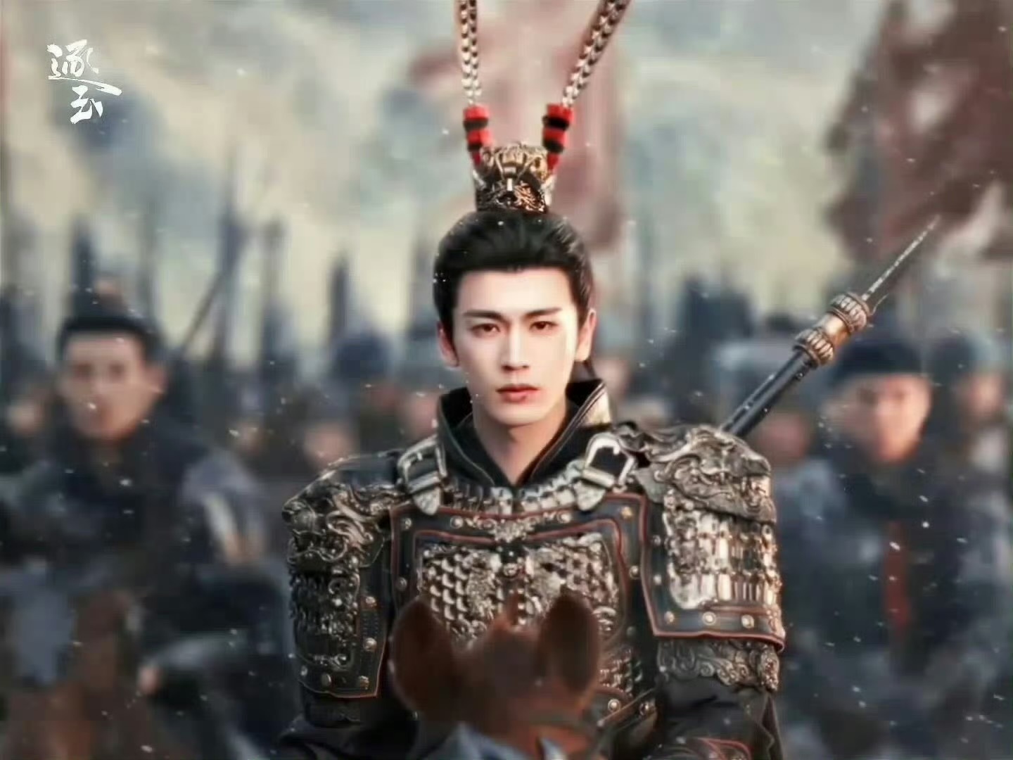 张凌赫陈哲远将军造型对比张凌赫与陈哲远的将军造型对比近期引发热议，核心争议聚焦于