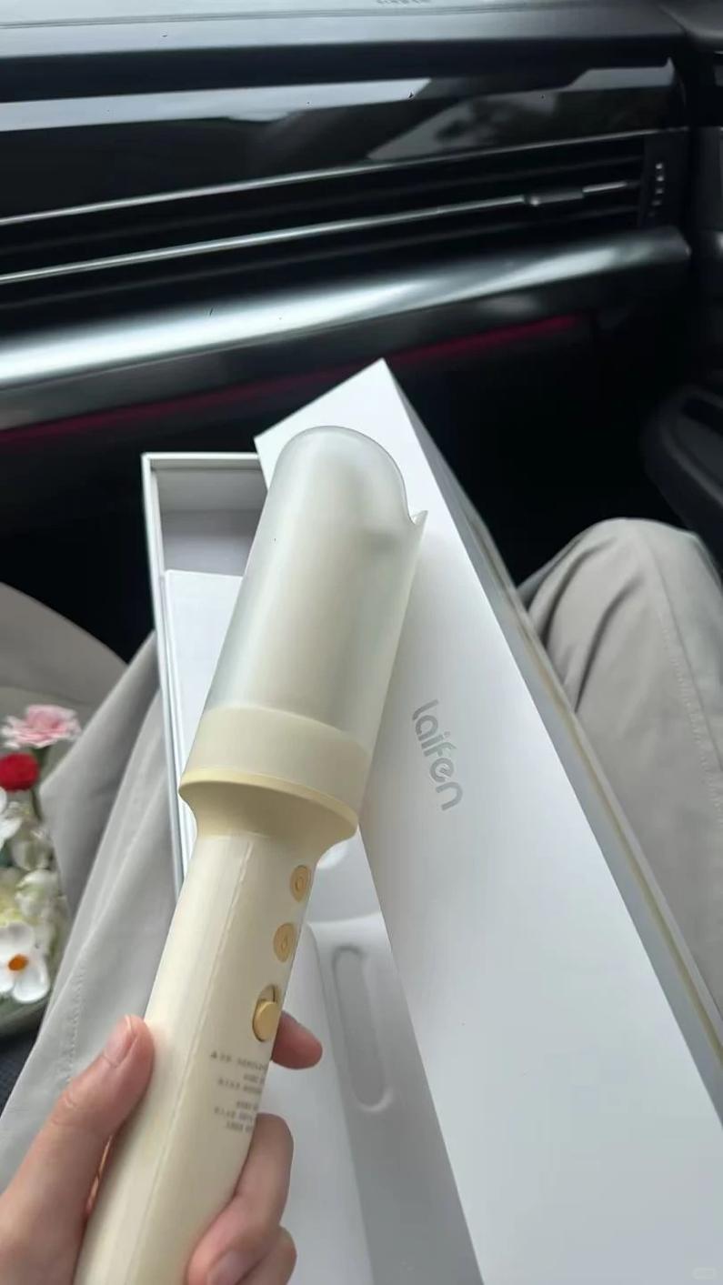 每次给女朋友挑礼物都愁秃头？想送实用的怕敷衍，送精致的又怕她不会用最后吃灰，稍不