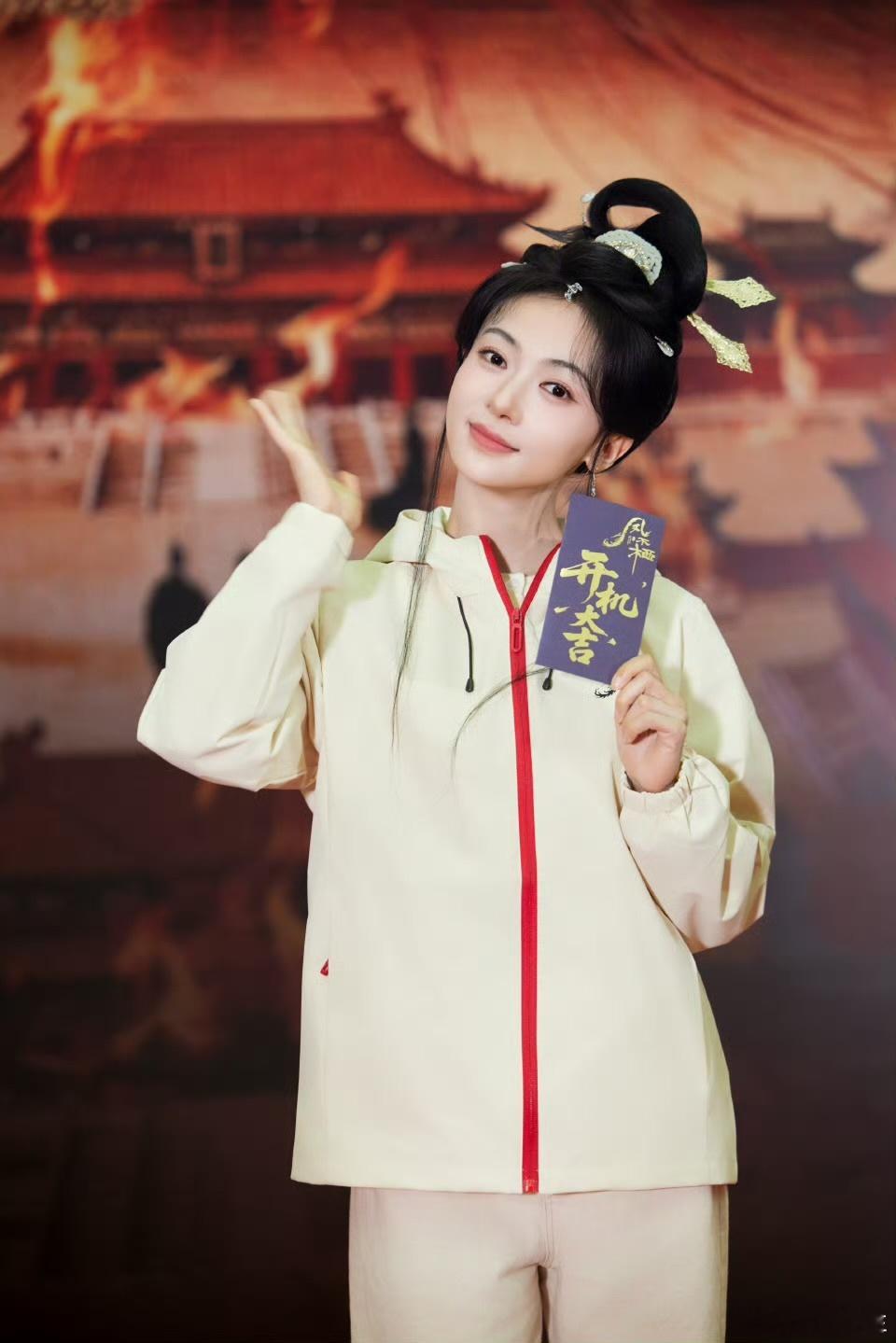 吴谨言魏哲鸣帝后cp 剧宣小片氛围感绝了，短短几秒就把帝后恩怨讲透，CP感溢出屏