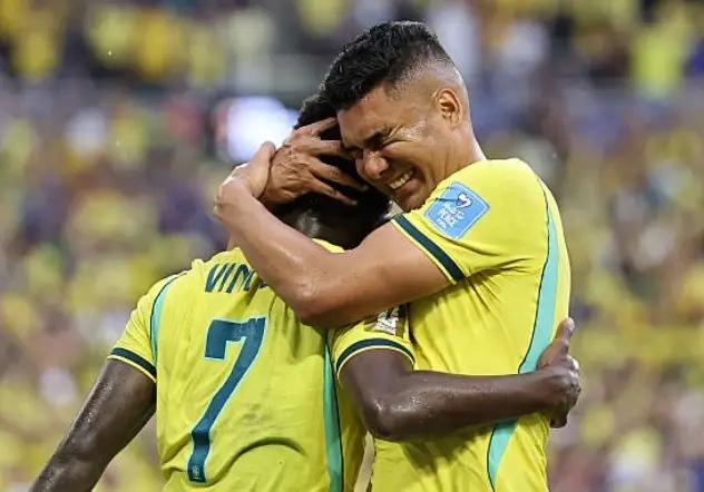 巴西🇧🇷2:1绝杀日本队！
最后时刻被绝杀，
打发日本回老家。
热烈祝贺巴西