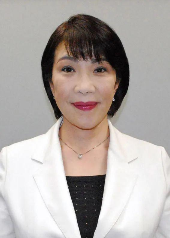 面对高市早苗扭曲的心态和野蛮的嘴脸，身为一个普通的老百姓，真不知道该做些什么，竟