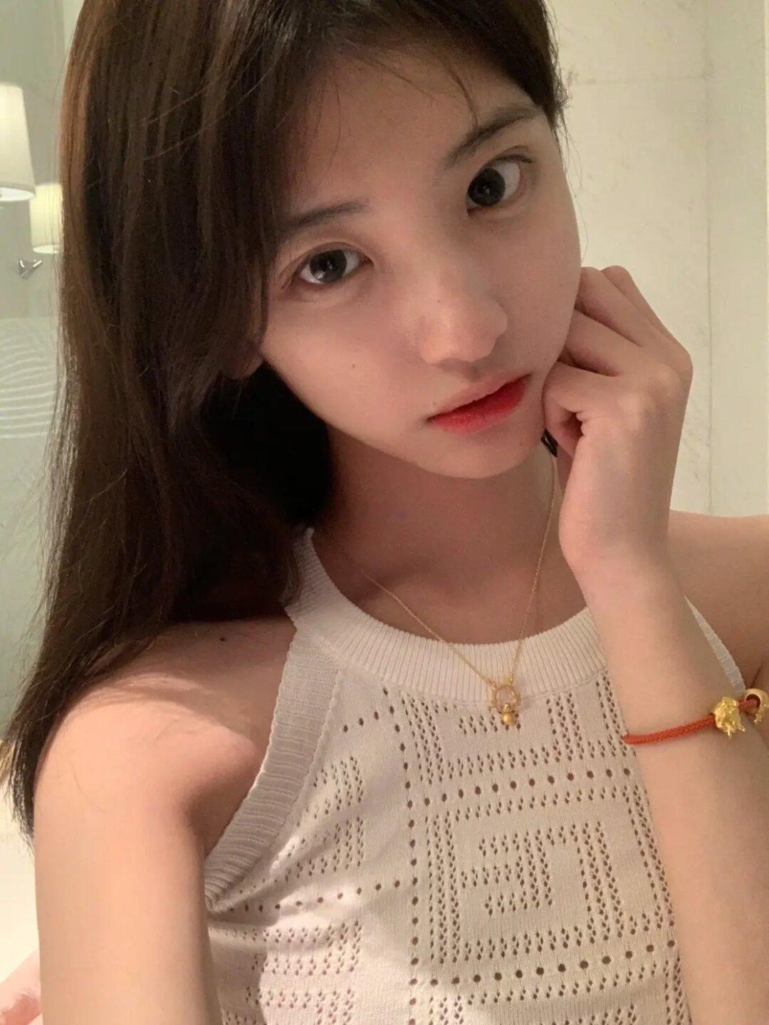 哪个女生能抵挡这金灿灿的首饰呢～