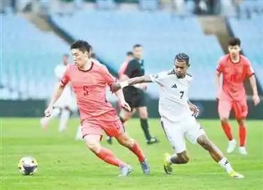 国足居然2比0赢了库拉索，虽然人家不是什么强队，但咱们赢了还是稀罕事，对面都吓得