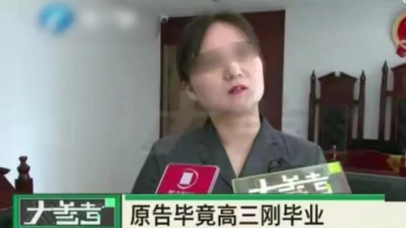 河南郑州，一名老人在孙子年满 18 周岁时，将一套价值 120 万元的房产过户赠
