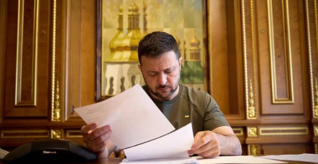 不止靠工资：乌克兰总统泽连斯基2025年收入有多少，这个问题看似简单，却很容易颠