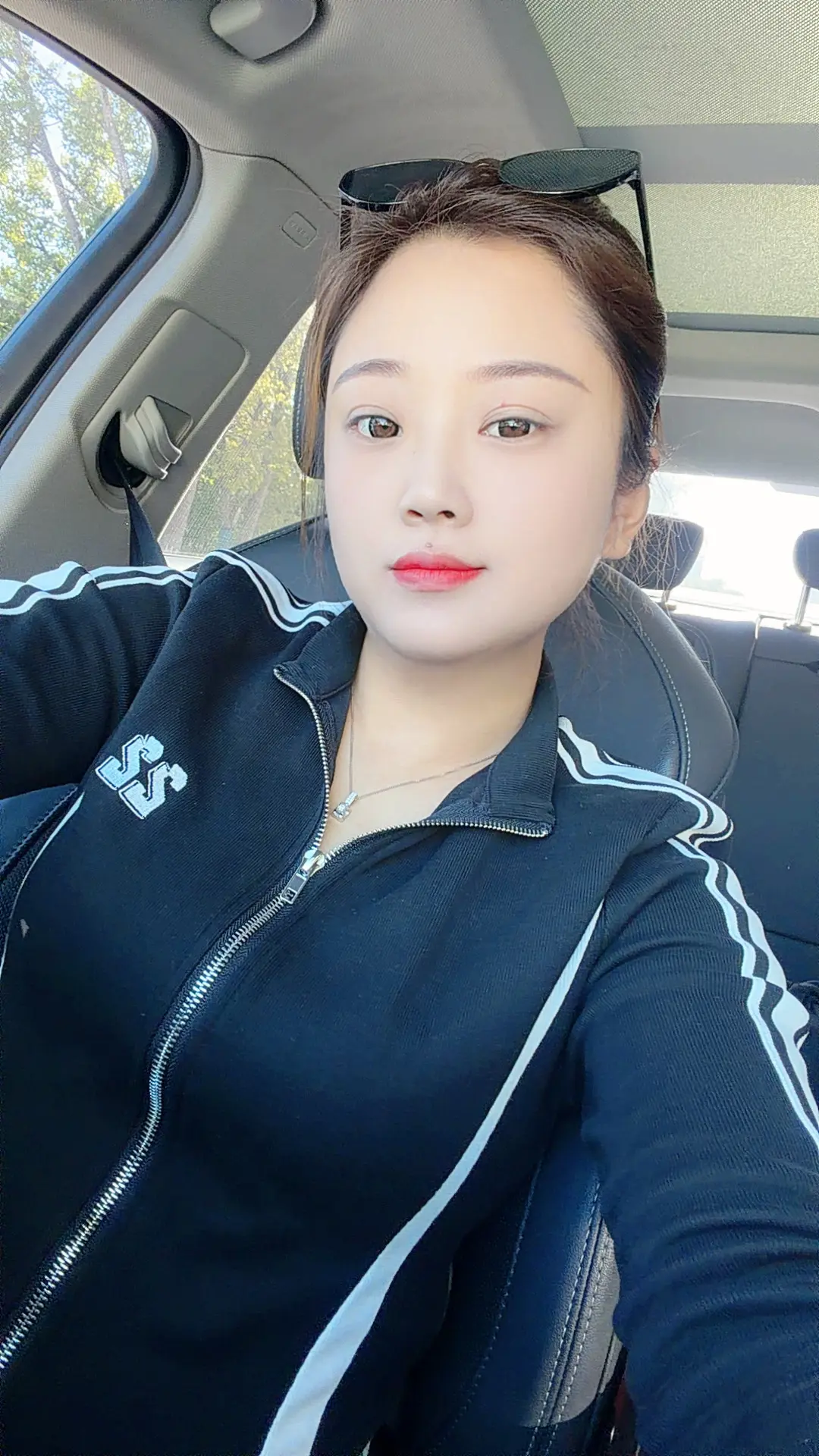 既往不咎这个词太虚伪了  我不大度  我喜欢风水轮流转  往死里转