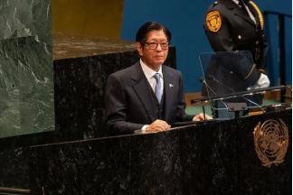 201万比索换回49票，马科斯这笔账真没法算了。
 
菲律宾政府掏了2078万比
