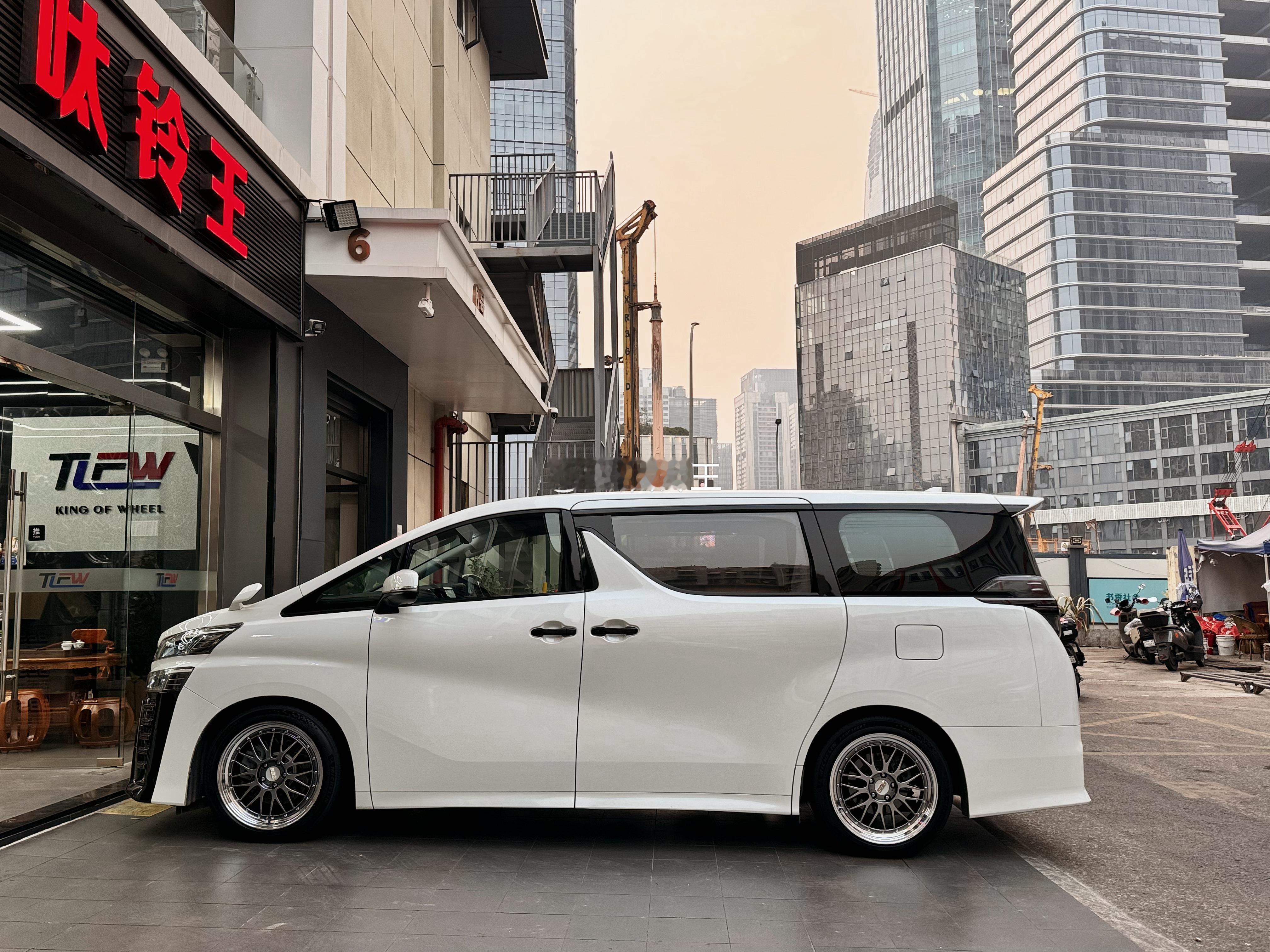 威尔法，全新 BBS LM 19寸 DB色完工案例 搭配全新 米其林轮胎 ➕ 白