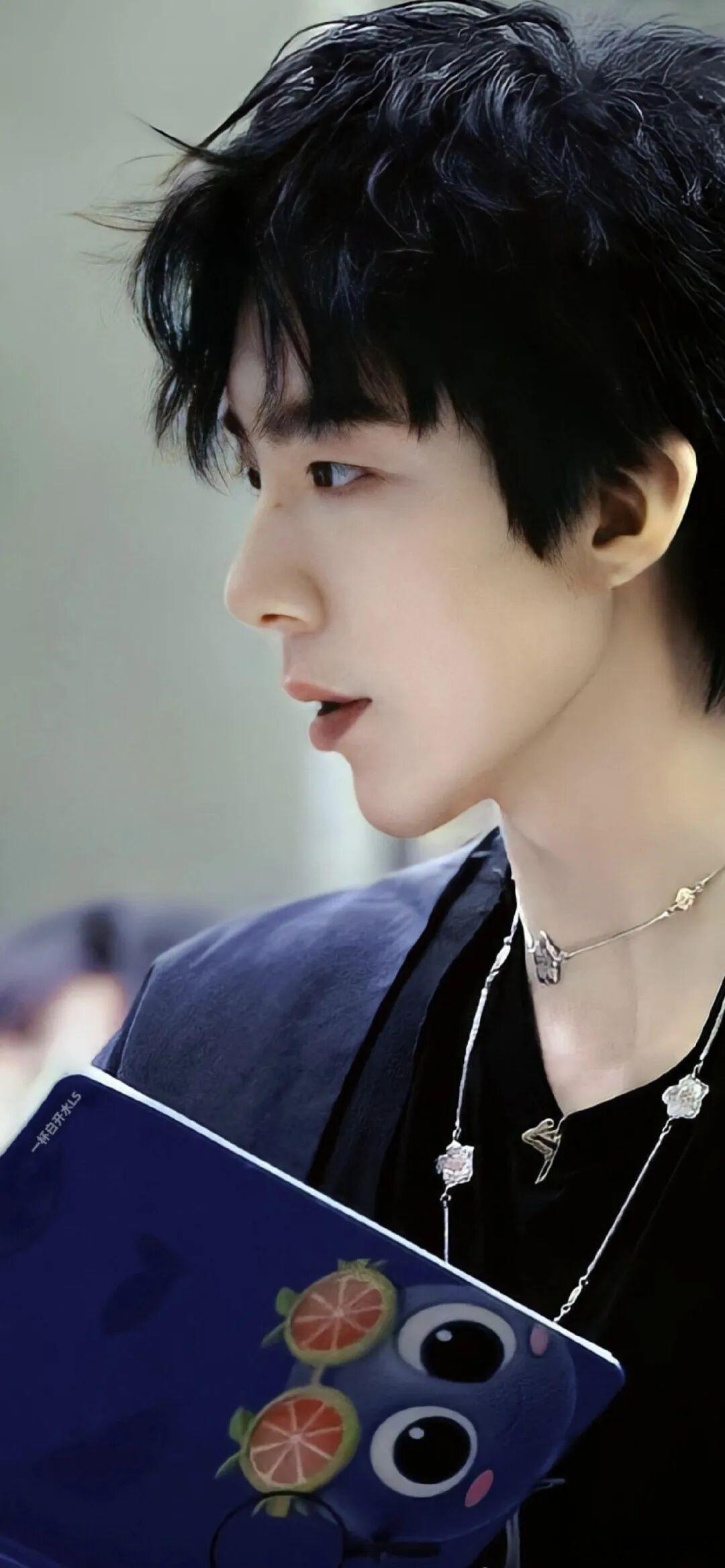 刘宇宁买到三年前的墨镜刘宇宁网购墨镜笑料拉满！信假一赔十入四副大牌，炫耀时才发现