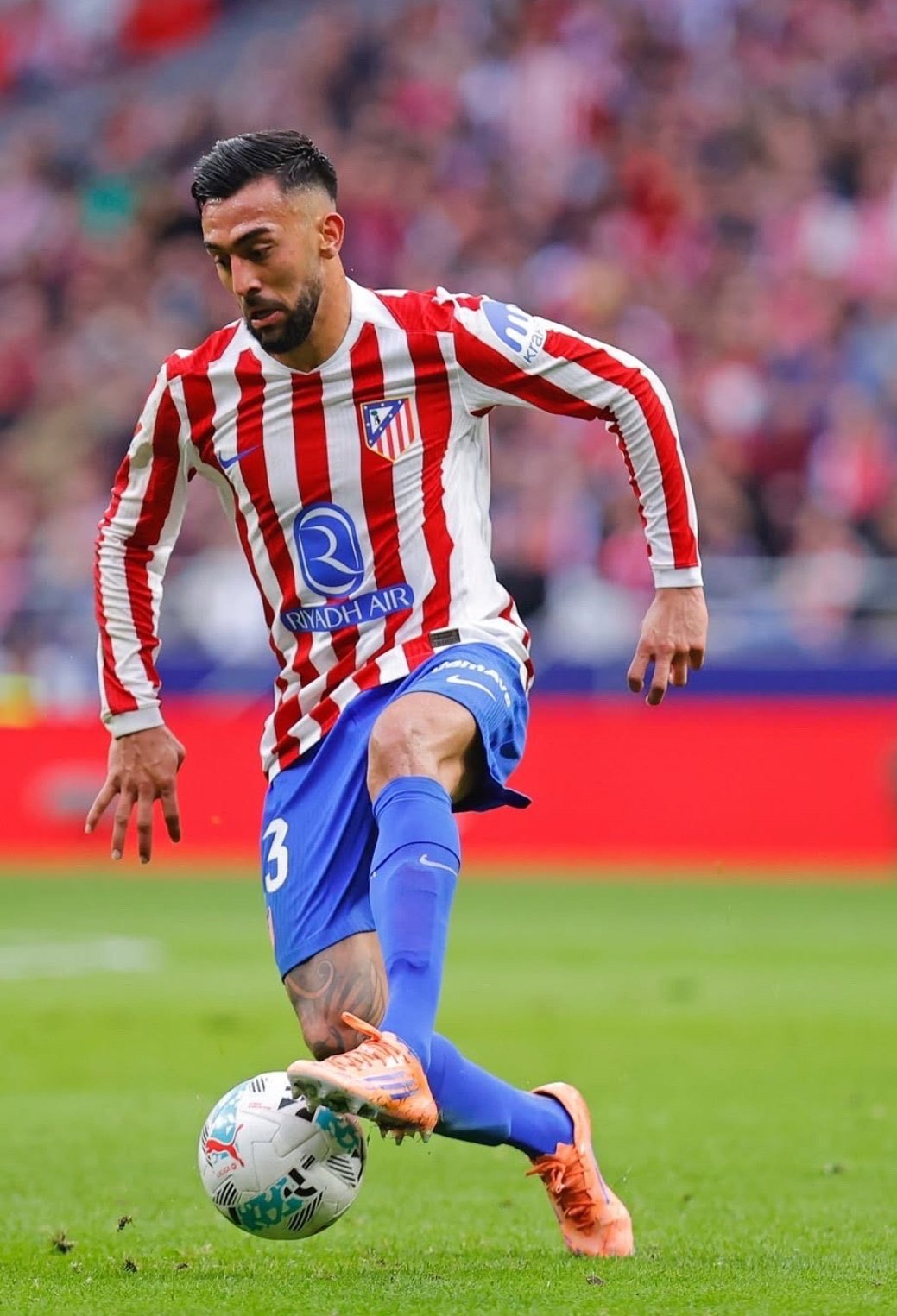 🚨世体冈萨雷斯能否出战对阵圣吉罗斯的欧冠比赛存疑。他在对阵塞维利亚的比赛中受伤