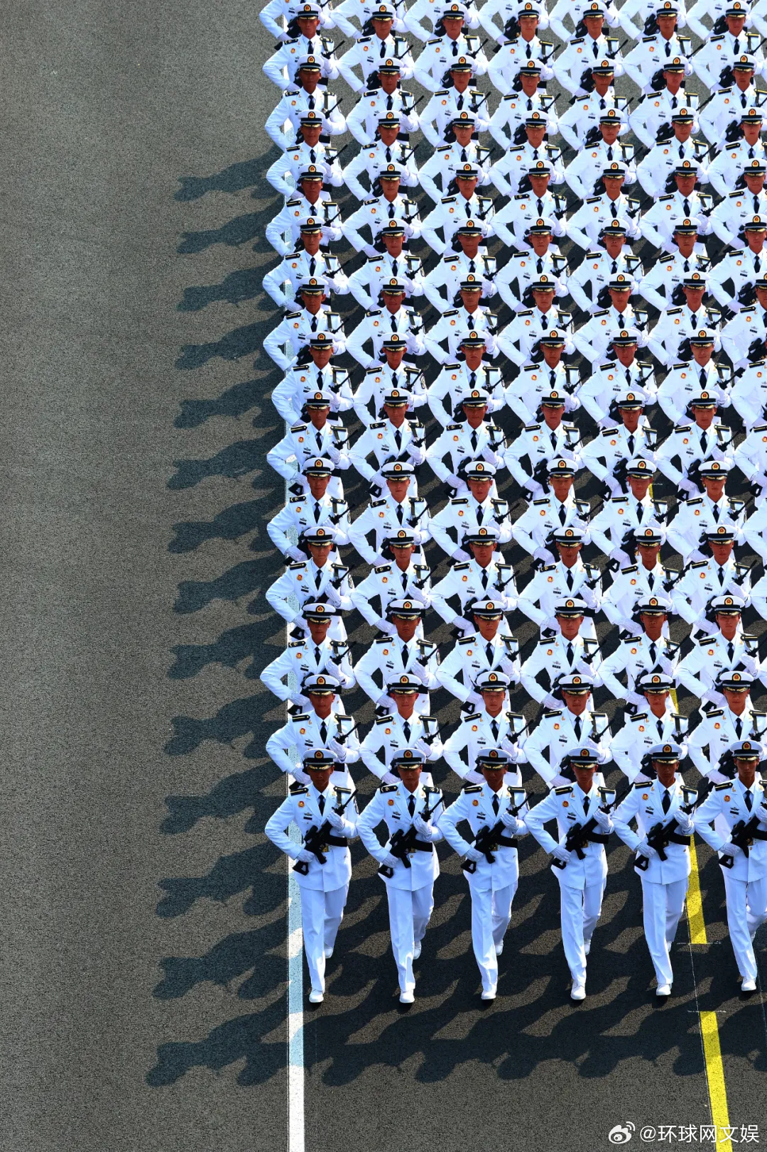 【转存！竖屏#专属阅兵壁纸# 也来了】这组高清大图保存到手机，设置为壁纸，每天看