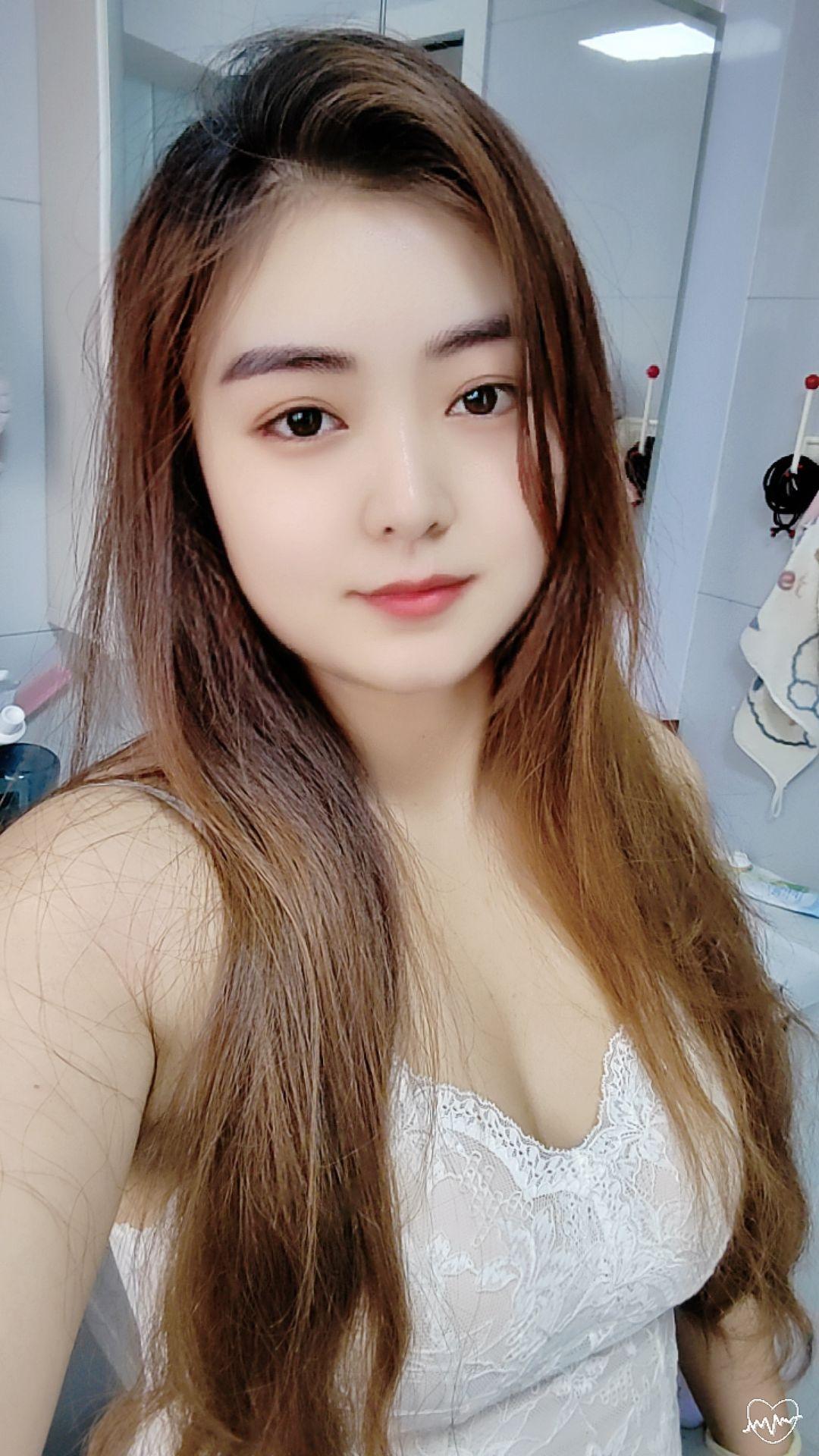 37岁的我，离婚是做的最正确的选择！昨晚，两个闺女打架，不小心把老大的鼻子打流血