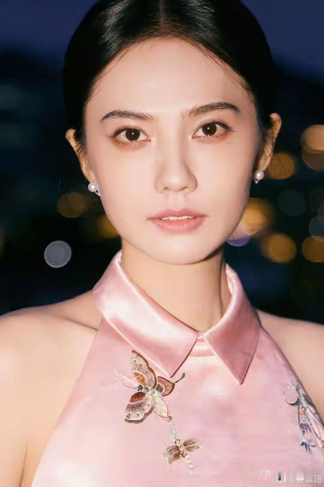 姜佩瑶[爱慕][爱慕][爱慕][爱慕]