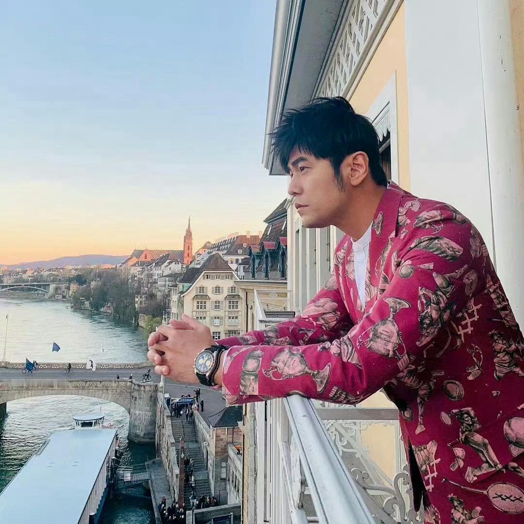 还有两个小时就能听到周杰伦的新歌了！ 