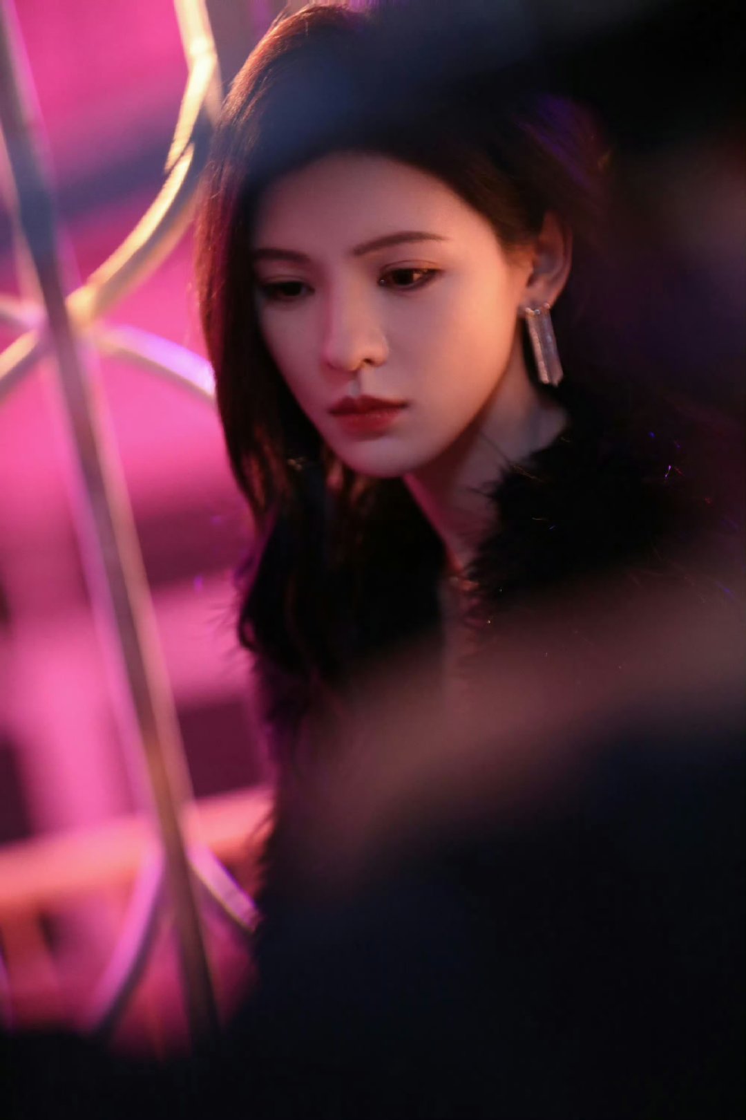张予曦开车这段简直演我 握着方向盘突然大脑空白，连转向灯在哪都要摸半天，这不就是