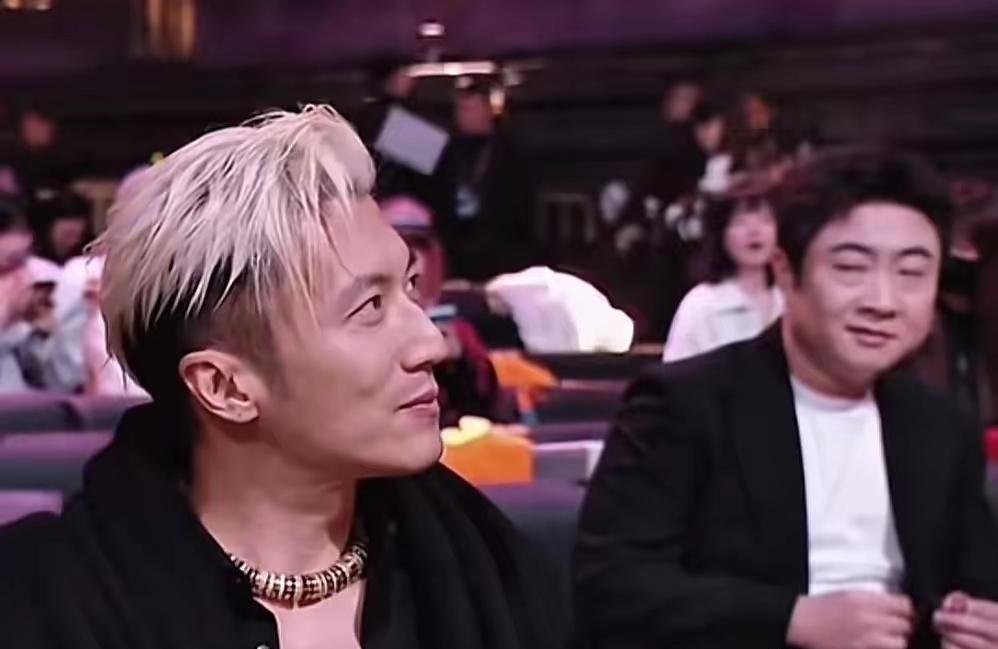 乔杉努力几十年，还不如看谢霆锋的一个眼神，真是让人唏嘘。

要说过去不久的“微博