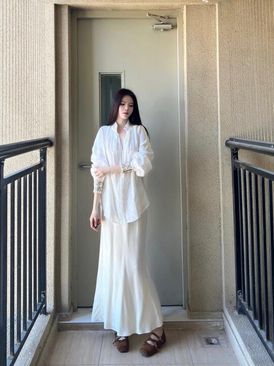 棉麻衬衫➕缎面裙！自带清冷感！