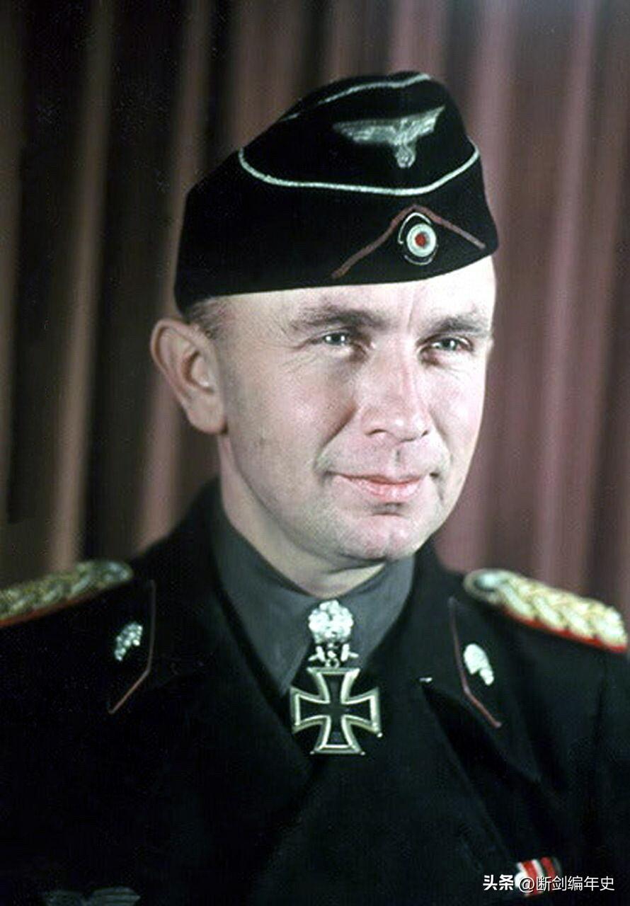 阿德尔伯特·舒尔茨1903年出生于柏林，他早年曾在警察部队服役，1935年转入国